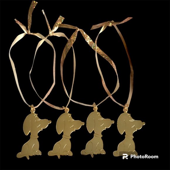 Vintage Snoopy Christmas Tree Ornaments Gold Tone Metal Set of 4 Dog Peanuts - Picture 2 of 9